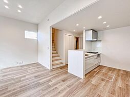 美園ミノリエ 花梨 A 2階3LDKのリビング/ダイニング