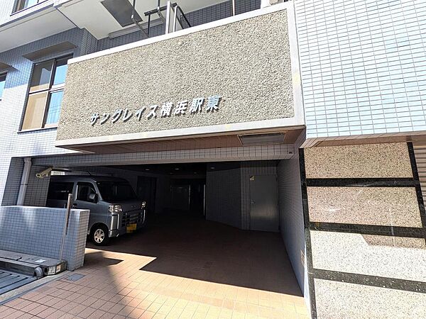エントランス前