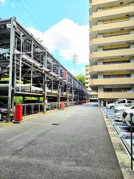 駐車場専用使用権付（ハイルーフ対応）
