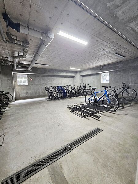 屋根付自転車置場