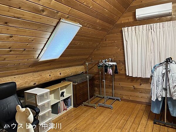 2階洋室（西側）