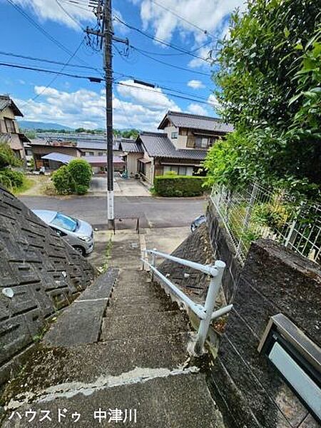 敷地へのアプローチ階段