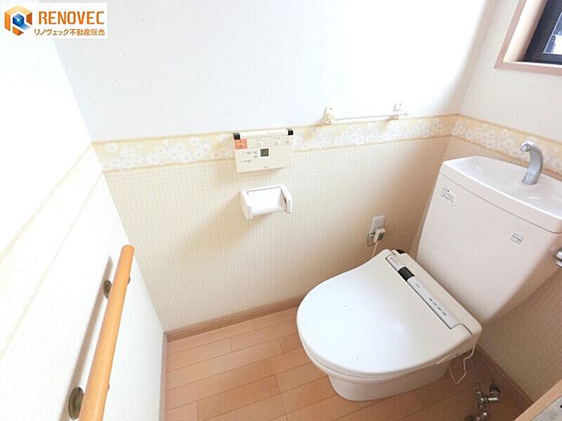 【3階　トイレ】◆快適な温泉洗浄便座付きです♪◆1階、2階、3階の3箇所にトイレがあれば少しは朝のトイレラッシュの緩和になりますでしょうか