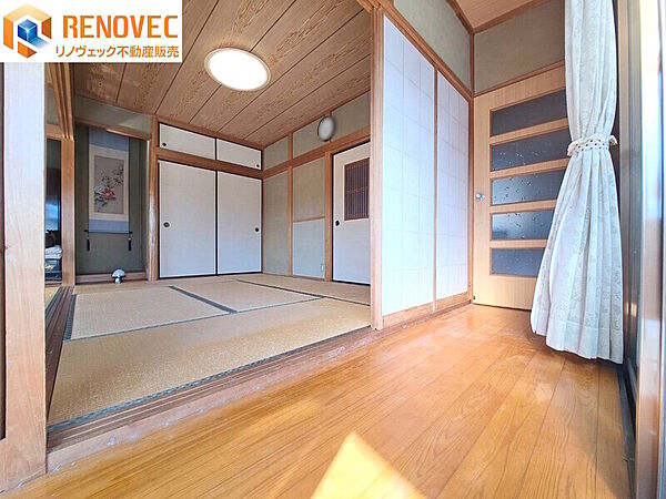 【1階　和室1】◆たっぷりの収納スペースで住空間もスッキリ！◆ほっこりできる和室でくつろぐひととき◆和室は小さなお子様のお世話に大活躍♪