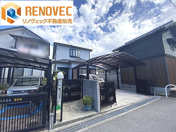 【現地外観写真】◆閑静な住宅地に建つ広々4ＬＤＫ一戸建てです！◆お庭も広く家庭菜園やガーデニングが楽しめますね♪