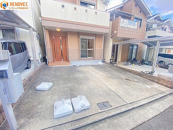 【駐車場】◆お家探しから住宅ローン、リフォームのご相談、火災保険やお車の保険に至るまで、トータルにお客様をサポート致します！お気軽にご相談下さい♪