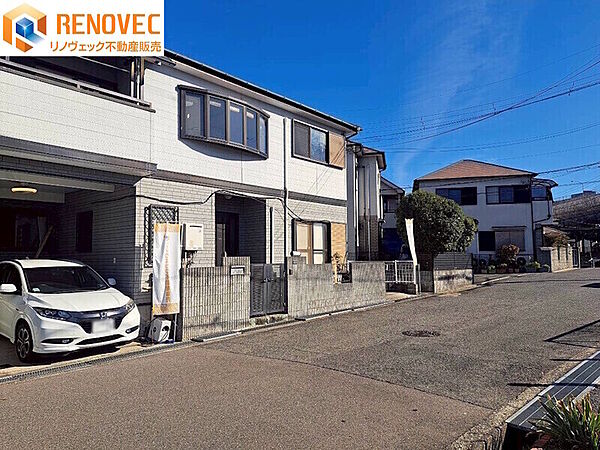 【前面道路含む現地写真】◆車の通りが少ないので、ゆっくりと駐車ができますよ♪◆ご内覧のご希望は、お気軽にお問い合わせください♪お客様をトータルでサポートいたします！