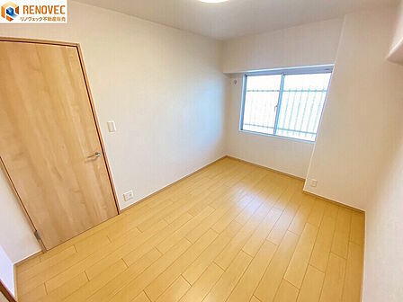 【洋室1】◆まずは、ご内覧下さい!ご連絡お待ちしております!待合せも良し、ご自宅にお迎えも良し!◆不動産にまつわる全てを一括でお手伝いをいたします♪