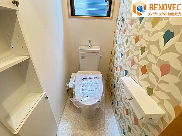 【トイレ2】◆温水洗浄便座付きで冬でもポカポカ◆1階と2階の2箇所のトイレがあれば少しは朝のトイレラッシュの緩和になりますね♪
