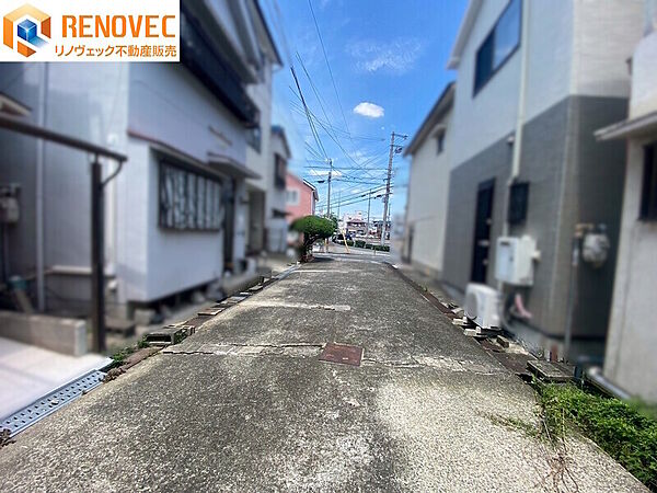 【前面道路含む現地写真】◆お客様の「ありがとう」をやりがいに、誠心誠意お応え致しますリノヴェックでは、丁寧なサービスと幅広いご提案をさせて頂きます安心の住まい探しをしませんか？