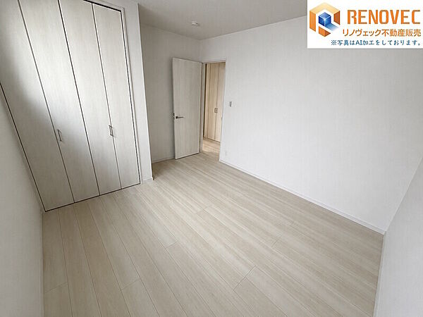 【洋室2※AI加工】◆約6.1帖の洋室です◆大きなクローゼットで住空間がスッキリして快適に過ごせそうですね♪◆お気軽にお問い合わせください♪
