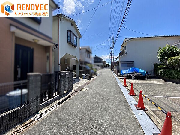 【前面道路含む現地写真】◆お客様にとって最良のマイホームが見つかりますよう、リノヴェックが全力でお手伝いさせていただきます！お気軽にお問い合わせください♪