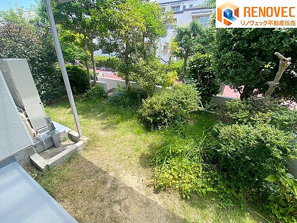 【専用庭】◆ガーデニングや家庭菜園で緑の潤い溢れる暮らしを！◆庭に植物を植えることで、四季折々の変化を間近で感じることができます♪