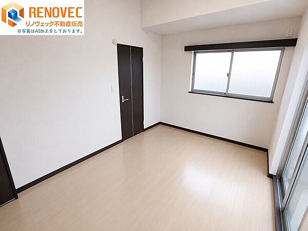 【洋室3※AI加工】◆2面採光のお部屋は、窓を開けると空気の通り道が自然にできるため、風通しが抜群に良く、湿気やニオイ対策に有効です。