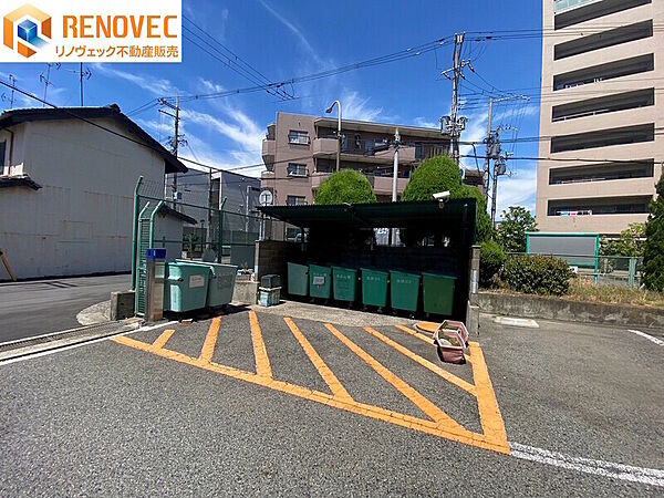 【ゴミステーション】◆敷地内にあるのでゴミ出しが楽になります♪◆マンションのゴミ捨て場は、住民の生活を快適にするための重要な設備です。ルールを守り、マナーを意識して利用しましょう。
