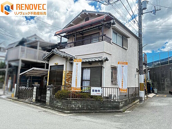 【現地外観写真】◆新築用地・建て替え用地としてもご検討いただける物件です。角地ならではの開放感を活かし、理想の住まいづくりも可能です。