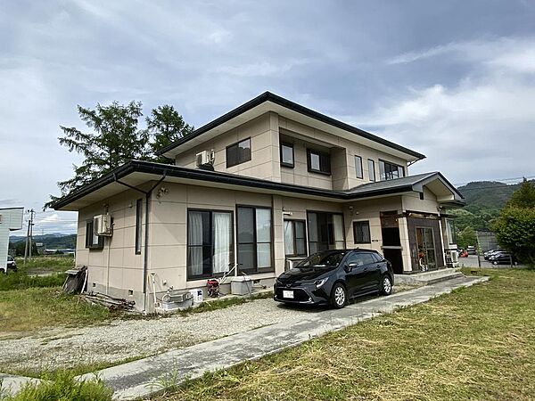 detached 山形県南陽市宮内2155-3
地図を見る