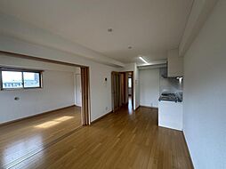 グラード西川津 303 3階2LDKのリビング/ダイニング