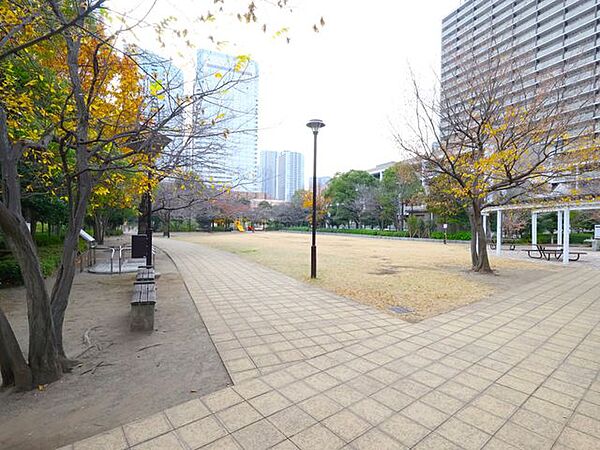 中央区立晴海第二公園_ふれあい広場 170m