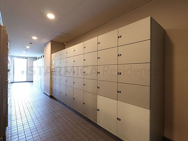 宅配ボックス完備、留守にしていても荷物の受け取りが可能です。