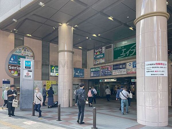 茗荷谷駅(東京メトロ 丸ノ内線) 徒歩11分。 830m
