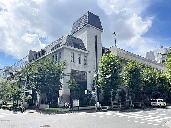 中央区立京橋築地小学校 450m