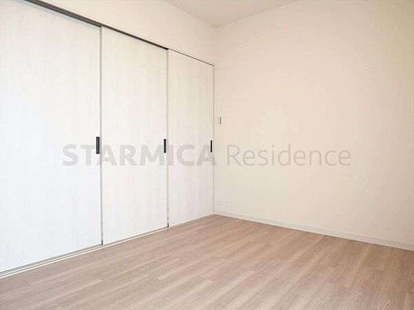 角部屋の為、窓があり採光のとれるお部屋です