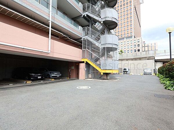 駐車場（月額11000～14000円）