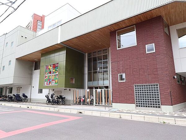 認定こども園与野愛仕幼稚園 300m