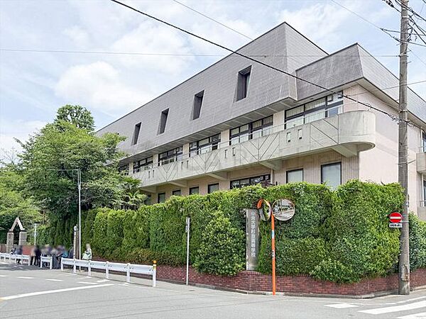私立中央大学杉並高校 210m