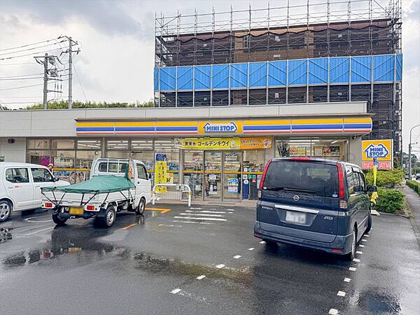 ミニストップ都筑荏田南4丁目店 67m