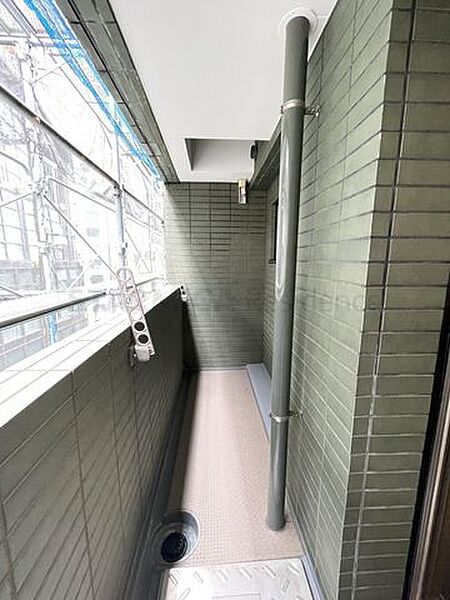バルコニー（大規模修繕実施中）