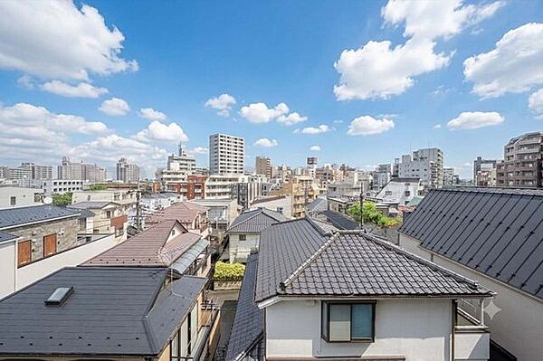 お部屋からの眺望は遮る建物が少ないので開放的です