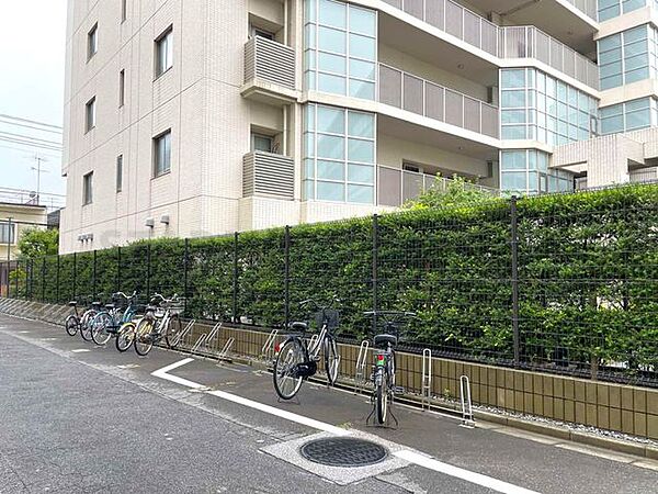 駐輪場（月額100～300円）