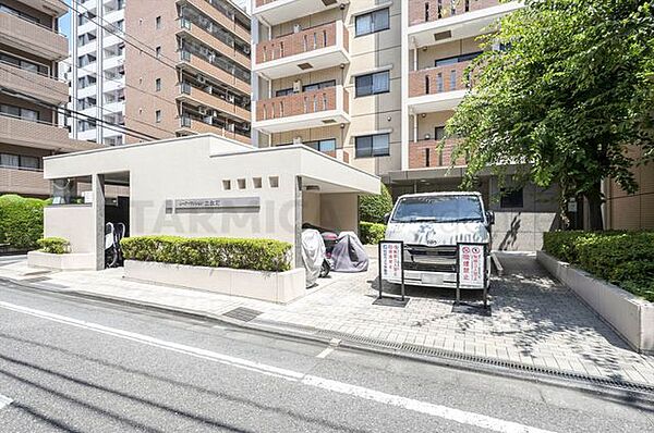 暖かさと気品に満ちたエントランス