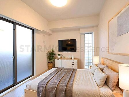 寛ぎの時間を紡ぎだす主寝室※家具等はCGによるインテリアイメージです。家具の設置サイズを保証するものではなく、TV配線には配慮しておりません。