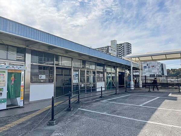 新川崎駅 510m