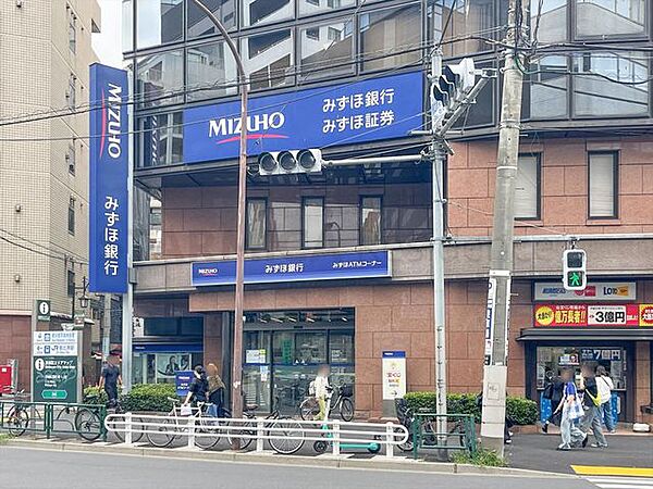 みずほ銀行恵比寿支店 320m