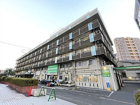 東京医療生活協同組合新渡戸記念中野総合病院 260m