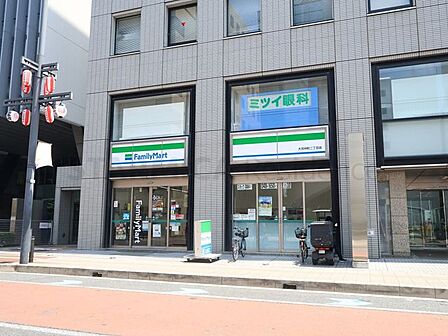 ファミリーマート大宮仲町二丁目店  400m