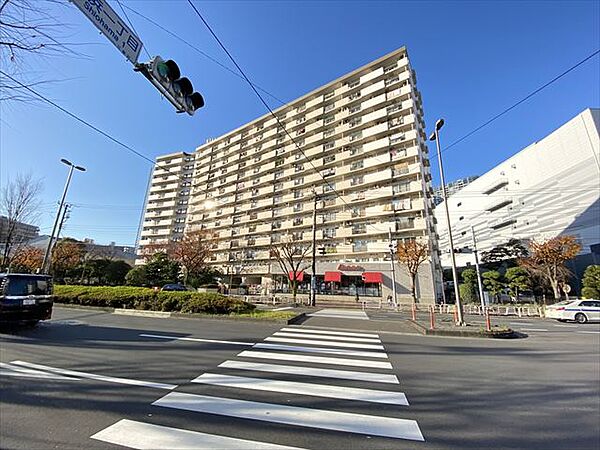 総戸数468戸の大規模マンション・敷地内にまいばすけっとあり