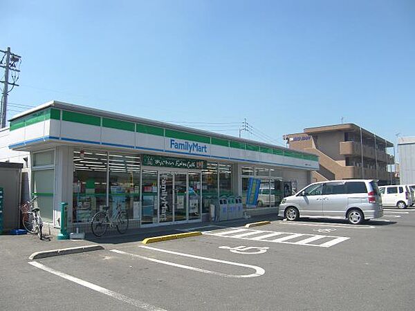 画像27:ファミリーマート高松東バイパス店まで562ｍ