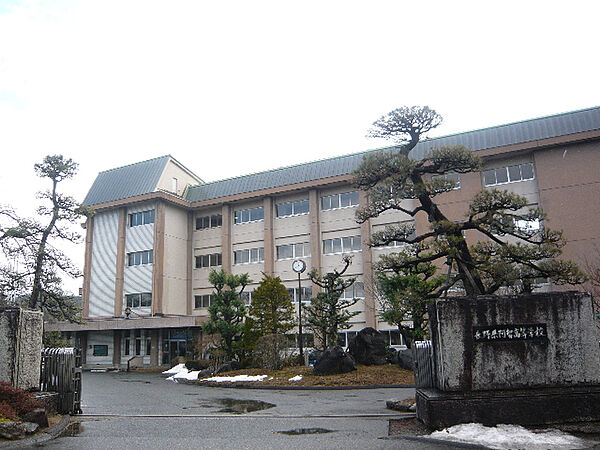 画像25:高校「長野県阿智高校まで974m」