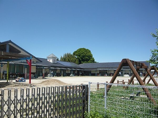 画像24:幼稚園、保育園「飯田市立認定こども園座光寺保育園まで2017m」