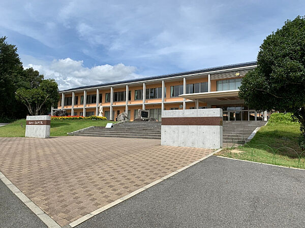 中学校「高森町立高森中学校まで1408m」