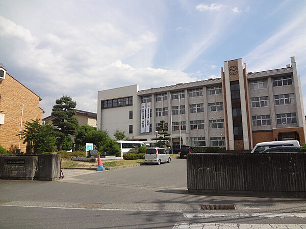 高校「長野県飯田OIDE長姫高校まで4626m」