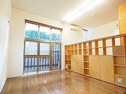 NTPRレジデンス下馬 1階ワンルームのリビング/ダイニング