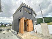 中島駅より徒歩12分 築3年の賃貸物件