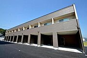  2階 築8年11ヶ月の賃貸物件