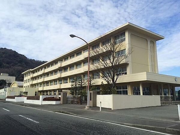 清水町立南中学校 1110m